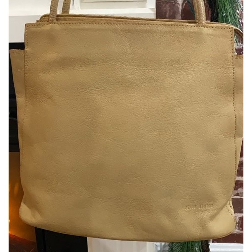 Wilsons Leather Pelle Studio Beige Handbag. minimalist aesthetics